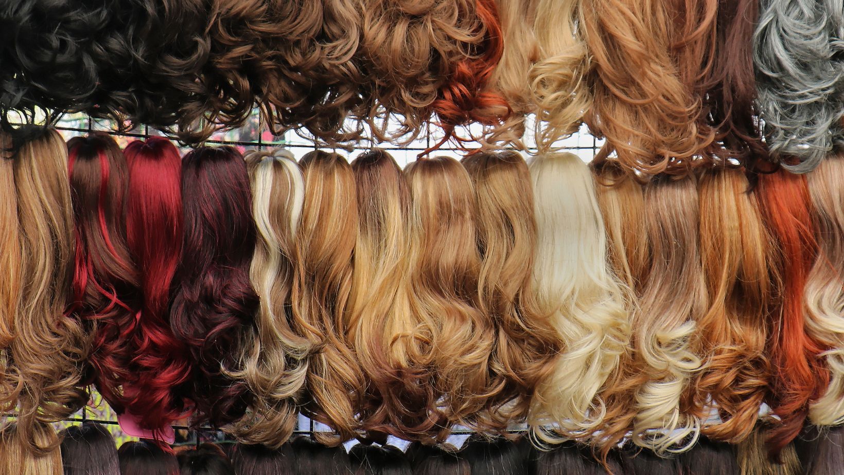 What are the Benefits of Glueless Wigs?